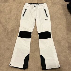 Women’s super dry ski snowboard pants never worn. Size 8